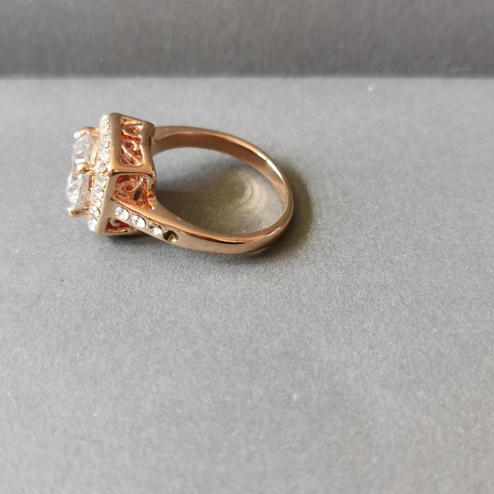 Rose Gold Ring - Picture 3 of 4